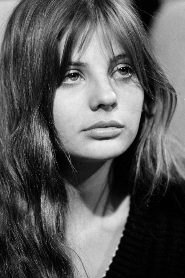 30 Stunning Portraits of Young Marie Trintignant in the Late 1970s and Early 1980s