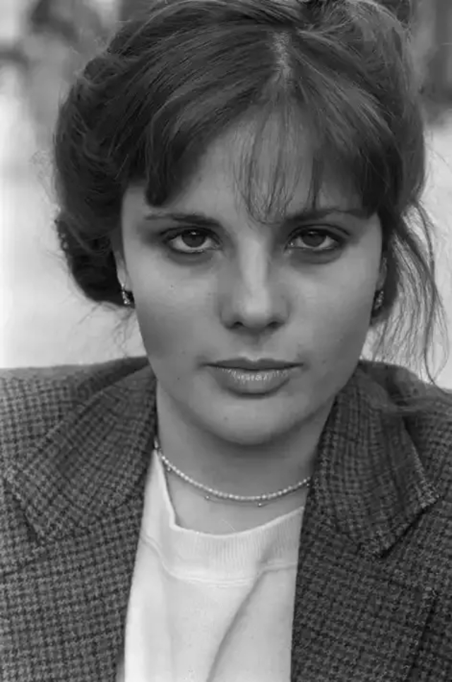 30 Stunning Portraits of Young Marie Trintignant in the Late 1970s and Early 1980s