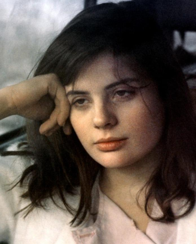 30 Stunning Portraits of Young Marie Trintignant in the Late 1970s and Early 1980s