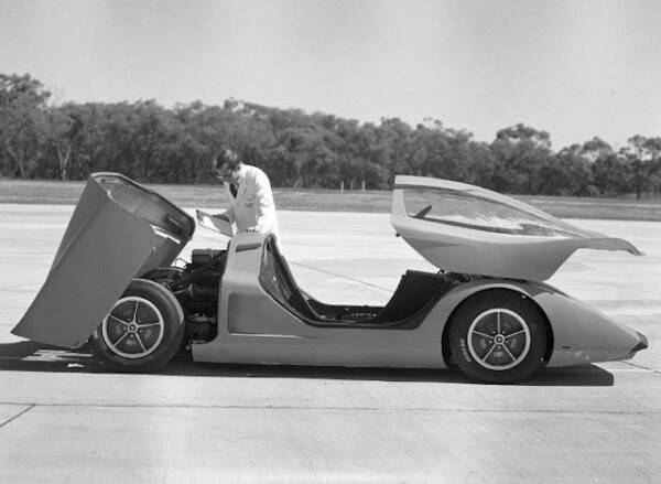 Amazing Photos of the 1969 Holden Hurricane