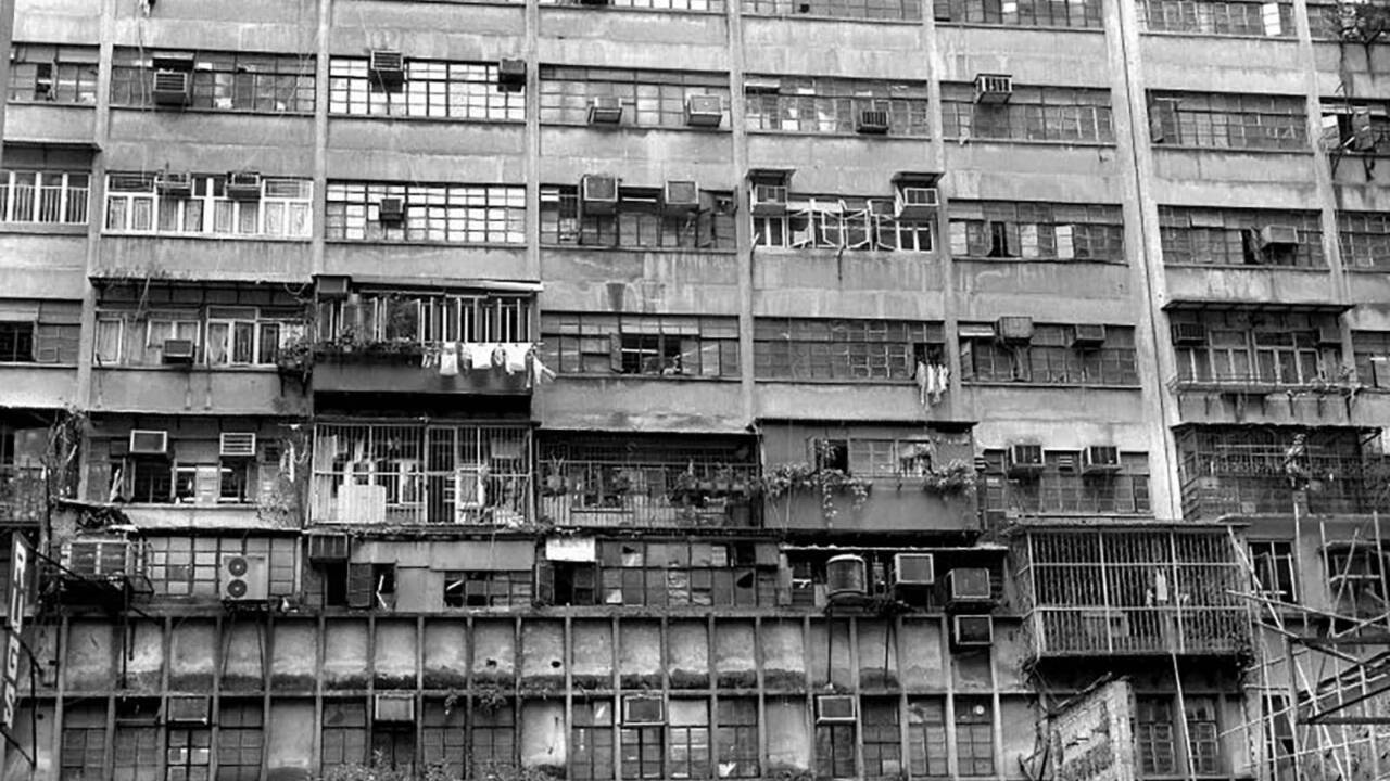 Stunning Black-and-White Photos That Capture the Spirit of 1980s Hong Kong