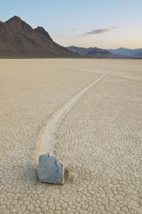 Sailing Stones of Death Valley1