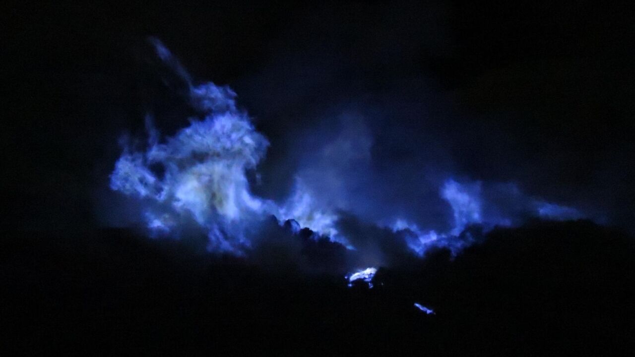 The volcano that burns with blue fire at night