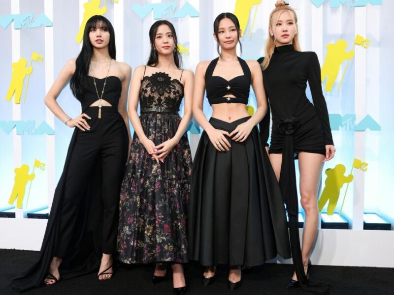 BLACKPINK’s JENNIE, JISOO, LISA & ROSÉ at Met Gala Red Carpet
